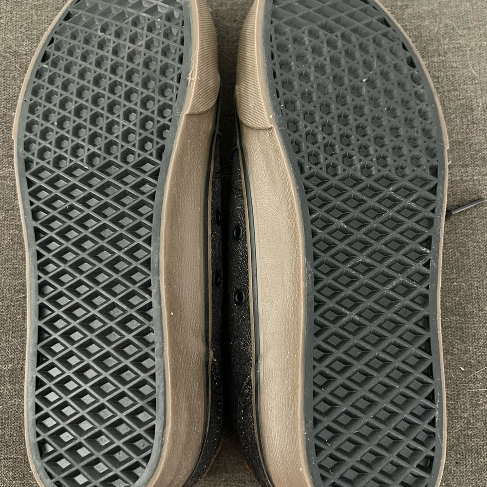 Vans - Picture 4 of 5